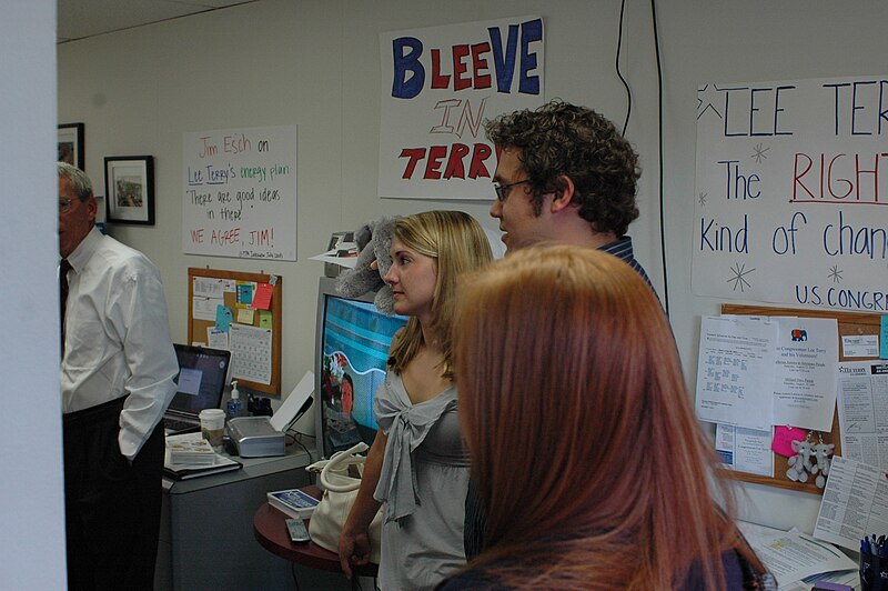 File:Meeting Lee Terry's Campaign Staff (2743826547).jpg