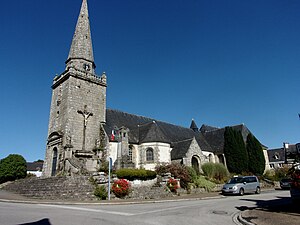 Façade sud de l'église paroissiale Saint-Pierre.