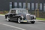 Mercedes-Benz 300 d bei einer Oldtimerrallye 2014