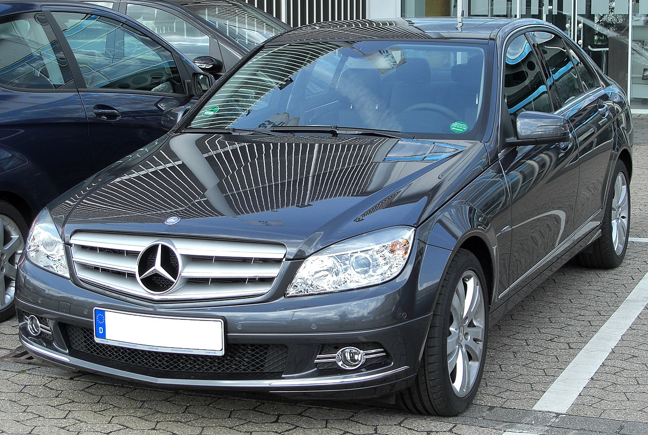 File:Mercedes C 180 Kompressor BlueEFFICIENCY Avantgarde (W204) front  20100405.jpg - Wikimedia Commons