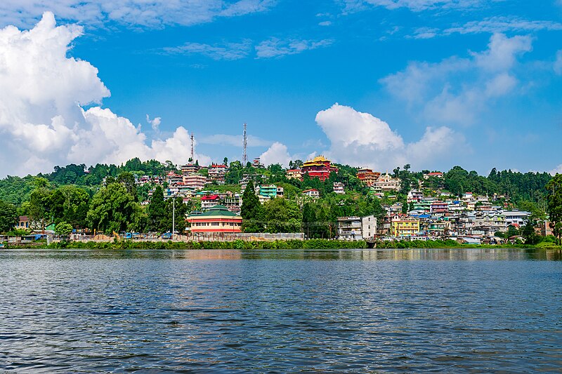 File:Mirik Lake a.k.a Sumendu Lake.jpg