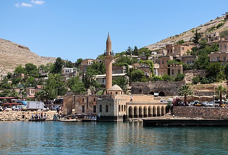 Mosque of Halfeti 01.jpg