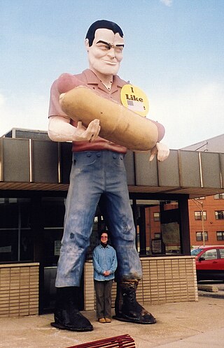 <span class="mw-page-title-main">Muffler man</span> Large fiberglass roadside advertising figure