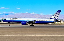 A United Airlines Boeing 757-200 in the Rising Blue livery used from 2004 until the merger with Continental.