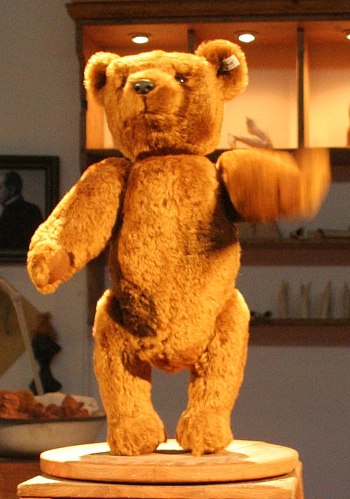 Replica of an original 1903 Steiff teddy bear, Steiff-Museum Giengen, Germany