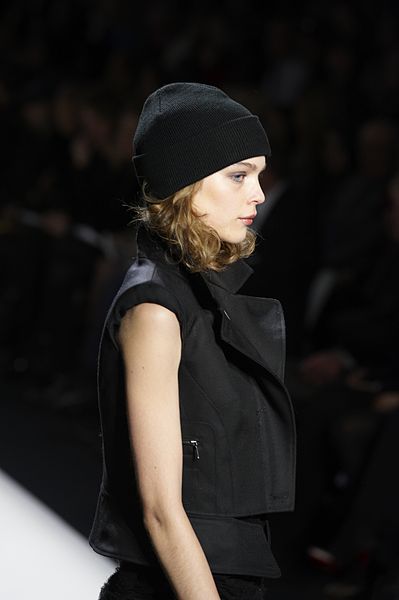 File:Nicole Miller Fall-Winter 2010 156.jpg