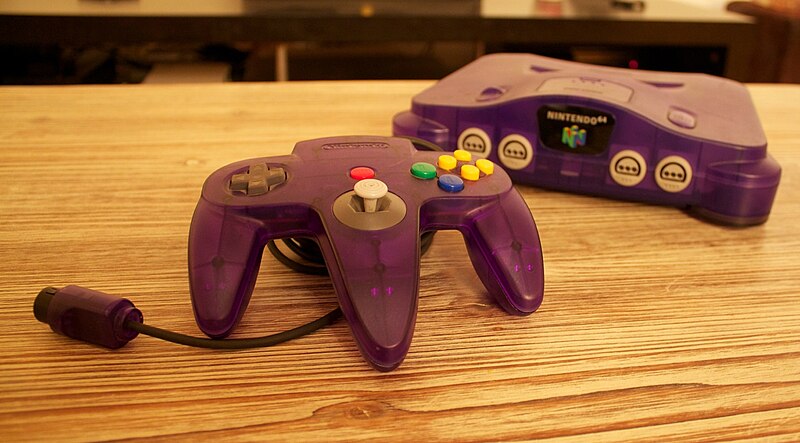 File:Nintendo 64 violette.JPG