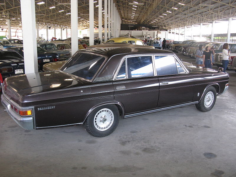 File:Nissan President V8 (15704744948).jpg