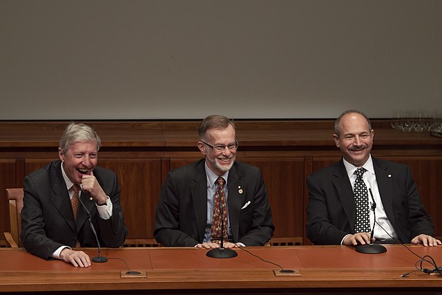 Hoffmann, Göran K. Hansson (chairman of the Nobel Committee for Physiology or Medicine) and Bruce Beutler