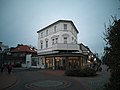 This is a photograph of an architectural monument. It is on the list of cultural monuments of Norderney, no. 45202000066. Deutsch: Friedrichstraße 13, Norderney