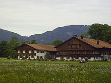 Bauernhaus mit Austragshaus in Pfistern