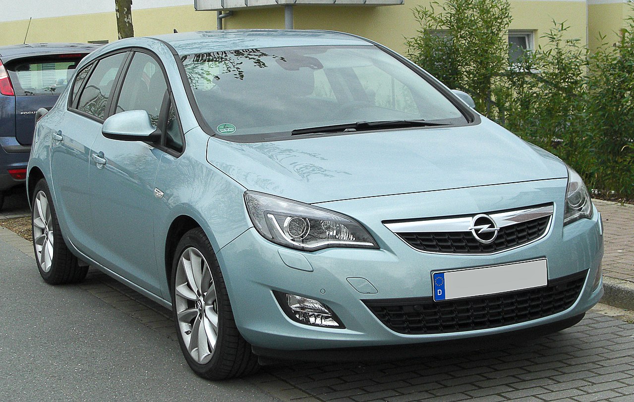 File:Opel Astra J Modellpflege Heck.jpg - Wikimedia Commons