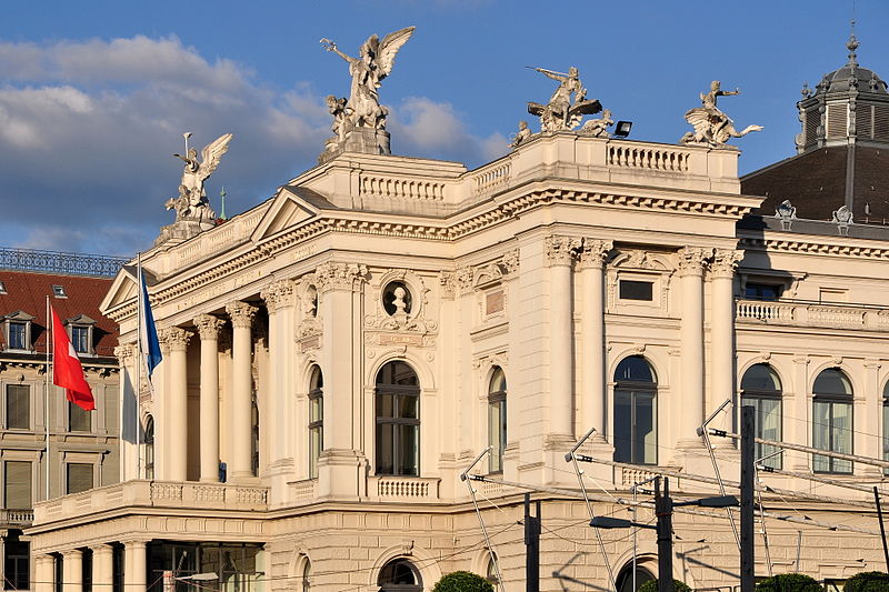 File:Opernhaus - Utoquai 2011-07-31 19-45-44 ShiftN.jpg