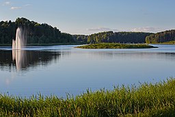 Sjön Põlva järv ligger centralt i staden Põlva.