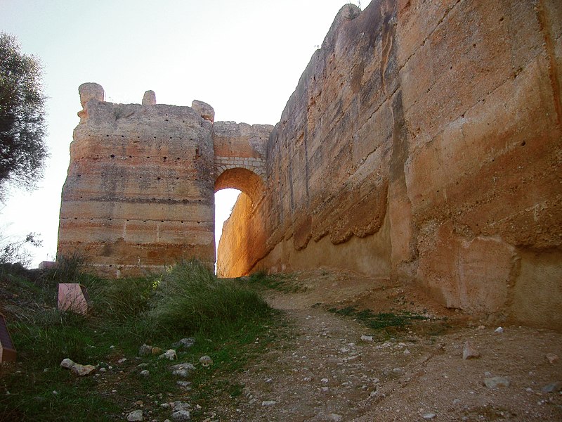 File:Paderne Castle.JPG