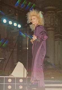 Pravo in concert, 1987 Patty Pravo 1987.jpg