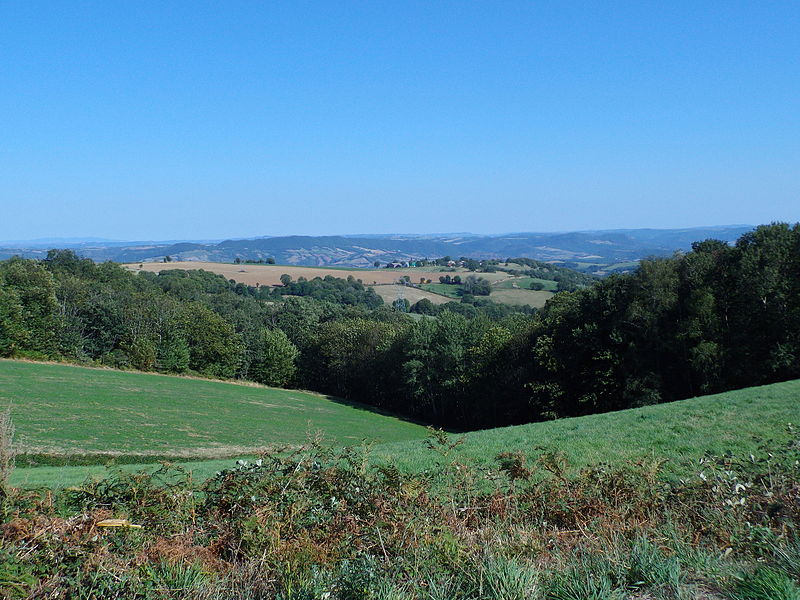 File:Paysage sud Aveyron 04.JPG