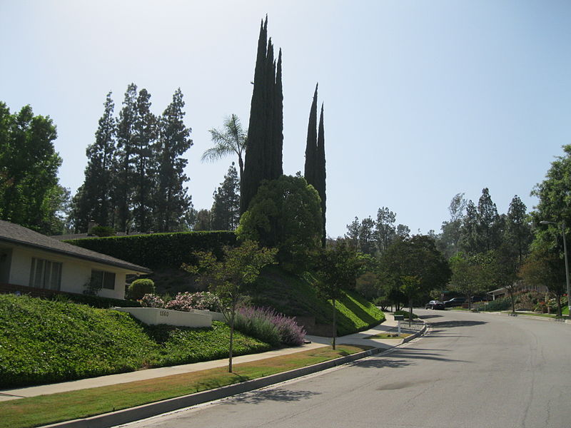 File:Pegfair Estates Drive, Pegfair Estates Historic District.JPG