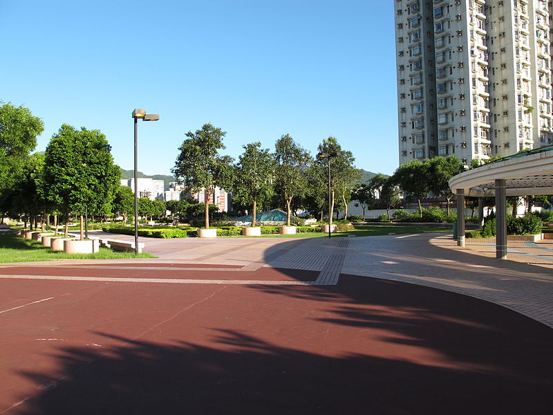 File:Plaza Ascot Public open space 2010.jpg