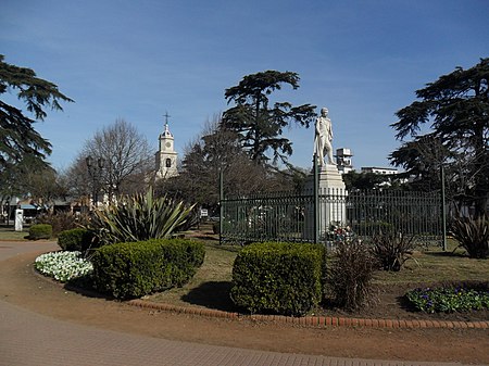 Plaza Mariano Moreno y Catedral.JPG