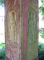 Detail reliéfu na křížku v Ploukonicích