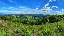 Pohled do údolí obce Malá Bystřice.jpg