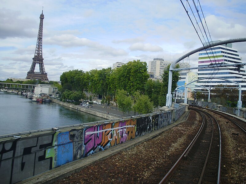 File:Pont Rouelle depuis cabine - bras gauche.jpg