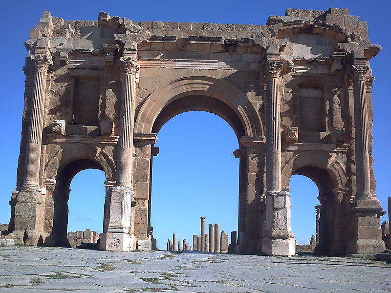 File:Porte timgad.jpg