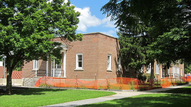 File:Potomac Academy Building Romney WV 2013 07 14 08.JPG