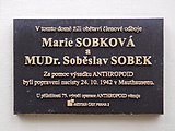 Praha - Vinohrady, Italská 25 - pamětní deska Marie a Soběslava Sobkových