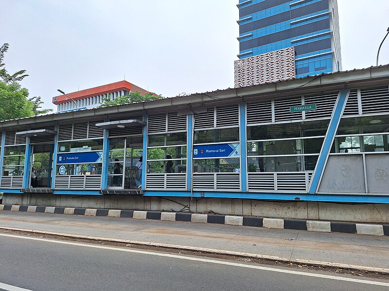 File:Pramuka Sari Transjakarta BRT Station, January 2024.jpg