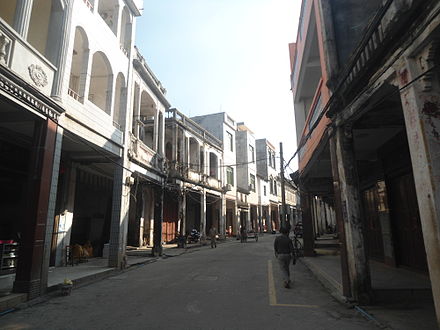 Tong lau buildings Puqian - 01.JPG