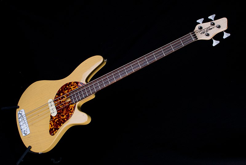 File:Rob Allen Solid 4 Electric Bass Guitar (8305907594).jpg