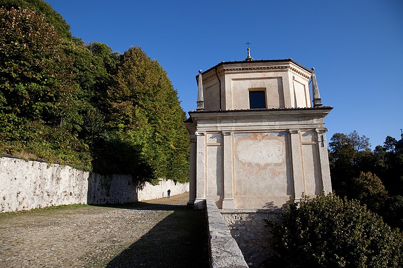 File:Sacro Monte di Varese 10-2009 - panoramio (2).jpg