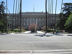 Palacio de justicia del condado de San Bernardino 2.jpg