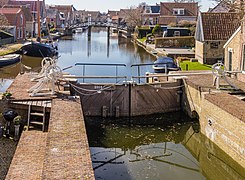 Schutsluis (Hindeloopen) Lock on the north north east side.