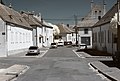 Français : Rue Sainte Claire, Seurre (Côte d'Or, Bourgogne, France) photographié avec un filtre infrarouge 720 nm. Català: Carrer Santa Clara, Seurre (Costa d'Or, Borgonya, França) fotografiat amb un filtre infraroig 720 nm. Español: Calle Santa Clara, Seurre (Côte d'Or, Borgoña, Francia) fotografiado con un filtro infrarrojo 720 nm.