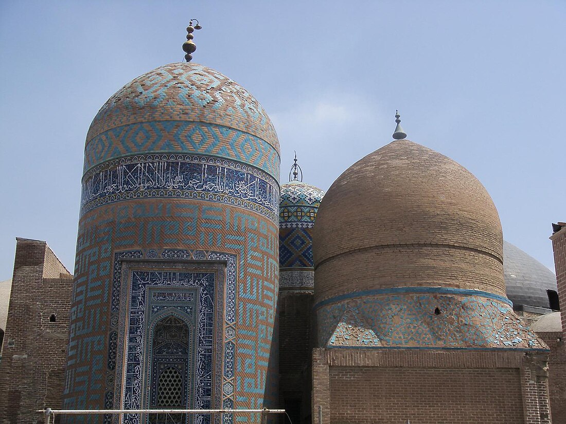 File:Sheikh-safi tomb.JPG