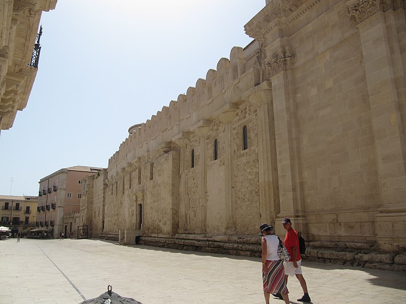 File:Siracusa, Piazza Minerva.jpg