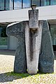 Skulptur in der Bismarckstraße vor dem Vommerzbankgebäude