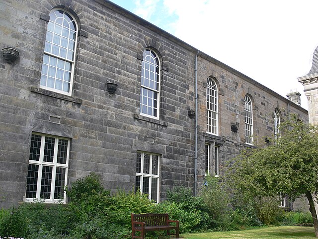 640px-St_Andrews_-_King_James_Library_from_St_Mary's_quad.JPG (640×480)