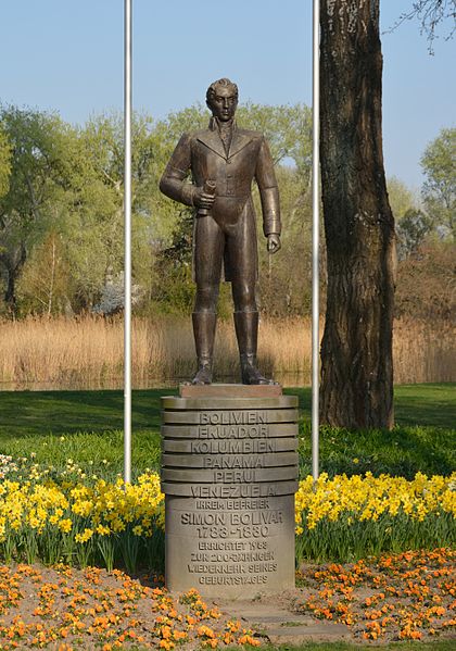 File:Statue Simon Bolivar Donaupark Wien DSC 8333w.jpg