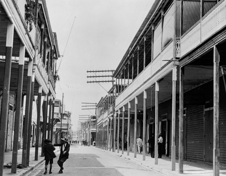 File:Street scene, Colón, Panama, ca. 1910-1920.png