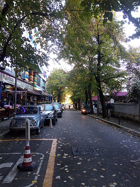 File:Streets of Tirana 2016.jpg