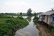 Banjar: Sungai Tatah nang maalir matan kacamatan Banjarmasin Utara, Kuta Banjarmasin. Sungai ini baisi panjang 1.028,41 mitir wan libar 28 mitir. Bahasa Indonesia: Sungai Tatah yang mengalir di kecamatan Banjarmasin Utara, Kota Banjarmasin, Kalimantan Selatan. Sungai ini memiliki panjang 1.028,41 meter dan lebar 28 meter. English: The Tatah river flows in North Banjarmasin subdistrict, Banjarmasin City, South Kalimantan. This river has a length of 1,028.41 meters and a width of 28 meters.