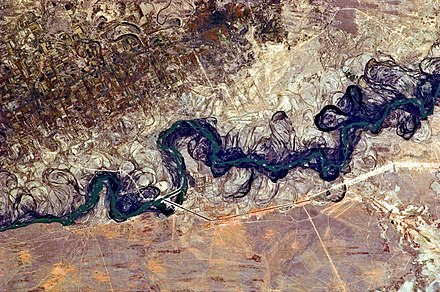 Astronaut photograph of the Syr Darya River floodplain