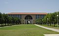 Edificio administrativo y biblioteca de Universidad Internacional de Texas A&M