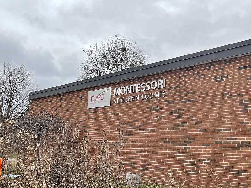 File:TCAPS Montessori Old Building.jpg