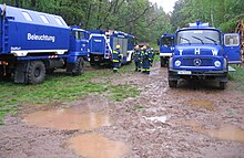 Einige Fahrzeuge des THW-Ortsverbandes Staßfurt im Frühjahr 2005