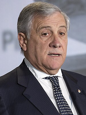 Antonio Tajani: Leben, Mitglied des Europäischen Parlaments, EU-Kommission